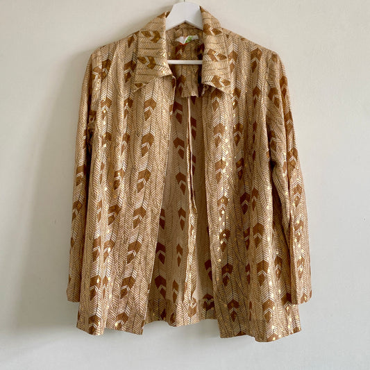70s Light Brown vintage open shirt/light jacket By Nancy Greer New York Large collar Edge to edge style Long sleeves Polyester fabric Machine washable